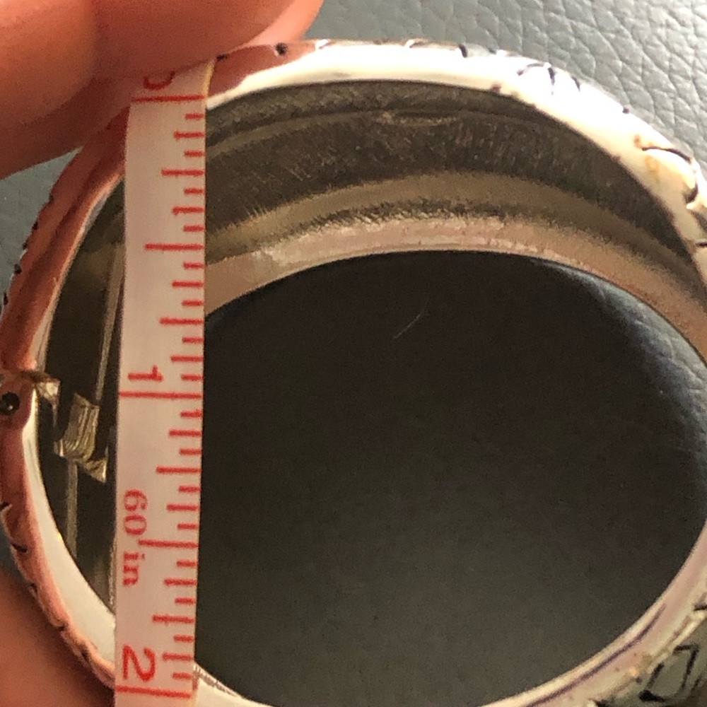 Silver Geometric Patterned Bracelet - image 5